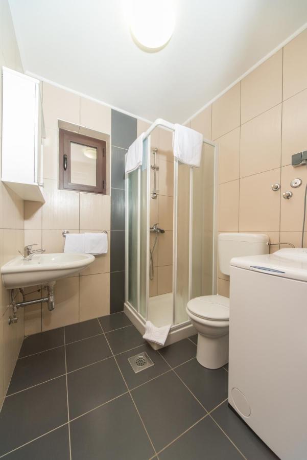 Holiday Apartment 50M From The Beach Pjescana Uvala Exterior photo
