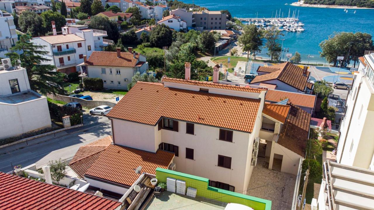 Holiday Apartment 50M From The Beach Pjescana Uvala Exterior photo